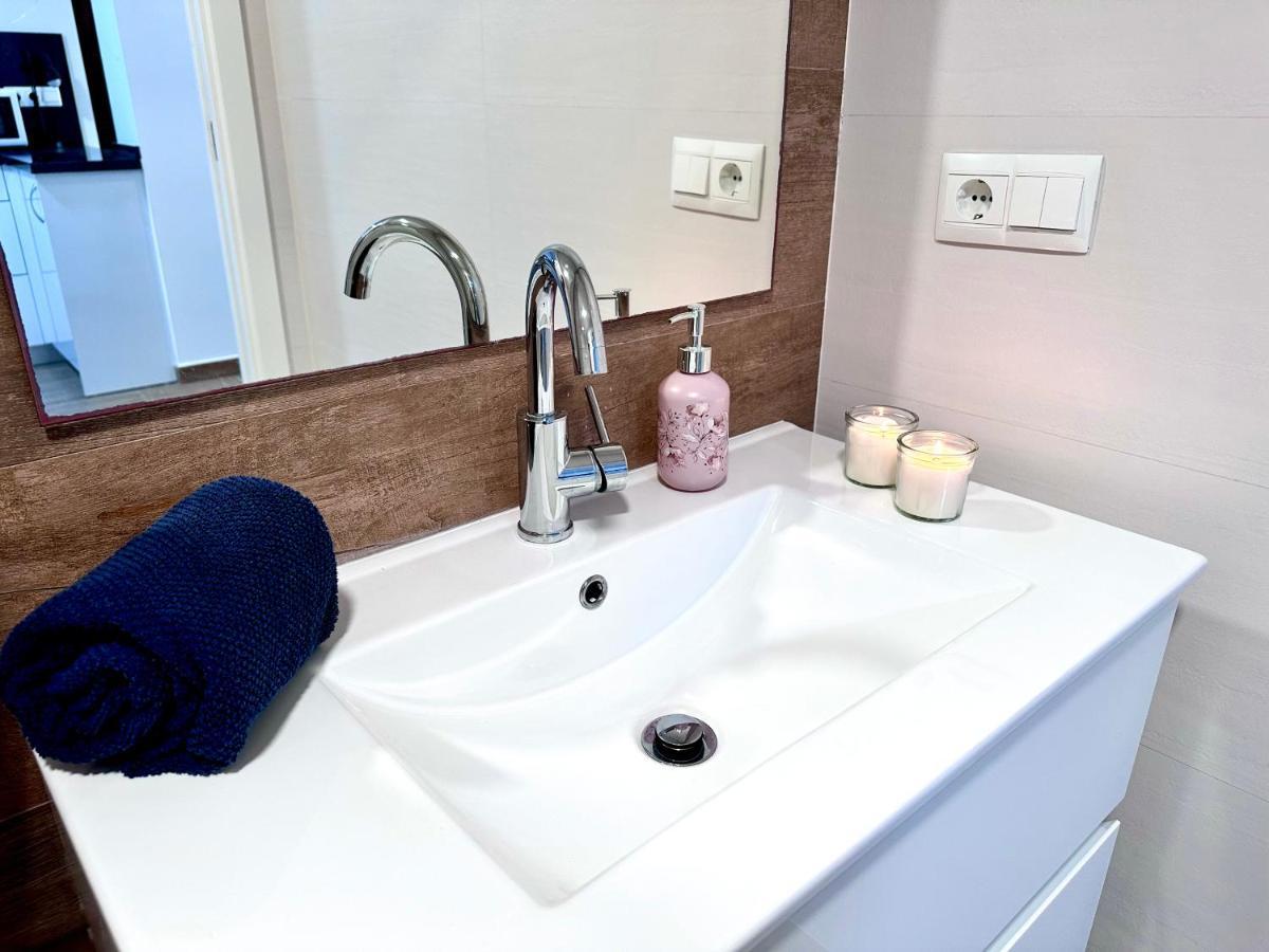 Appartamento Apartamento La Cala Del Moral Sol Y Mar Esterno foto
